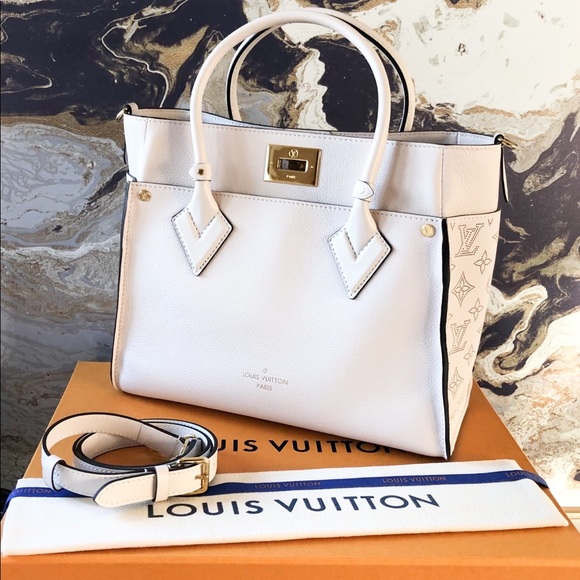 In Stores! Louis Vuitton On My Side Greige Tote - Picture 4 of 15